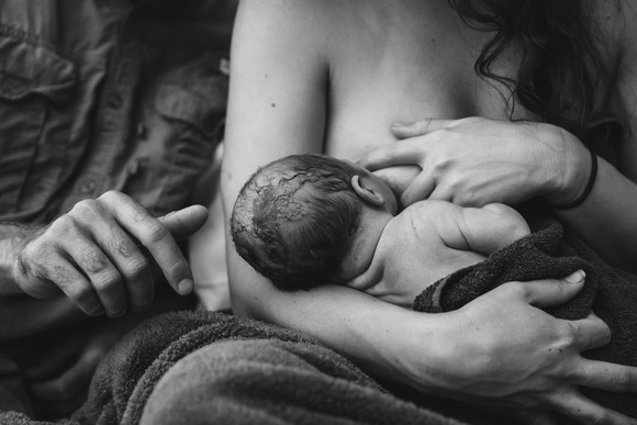7 lafayette la birth photography breastfeeding natural birth